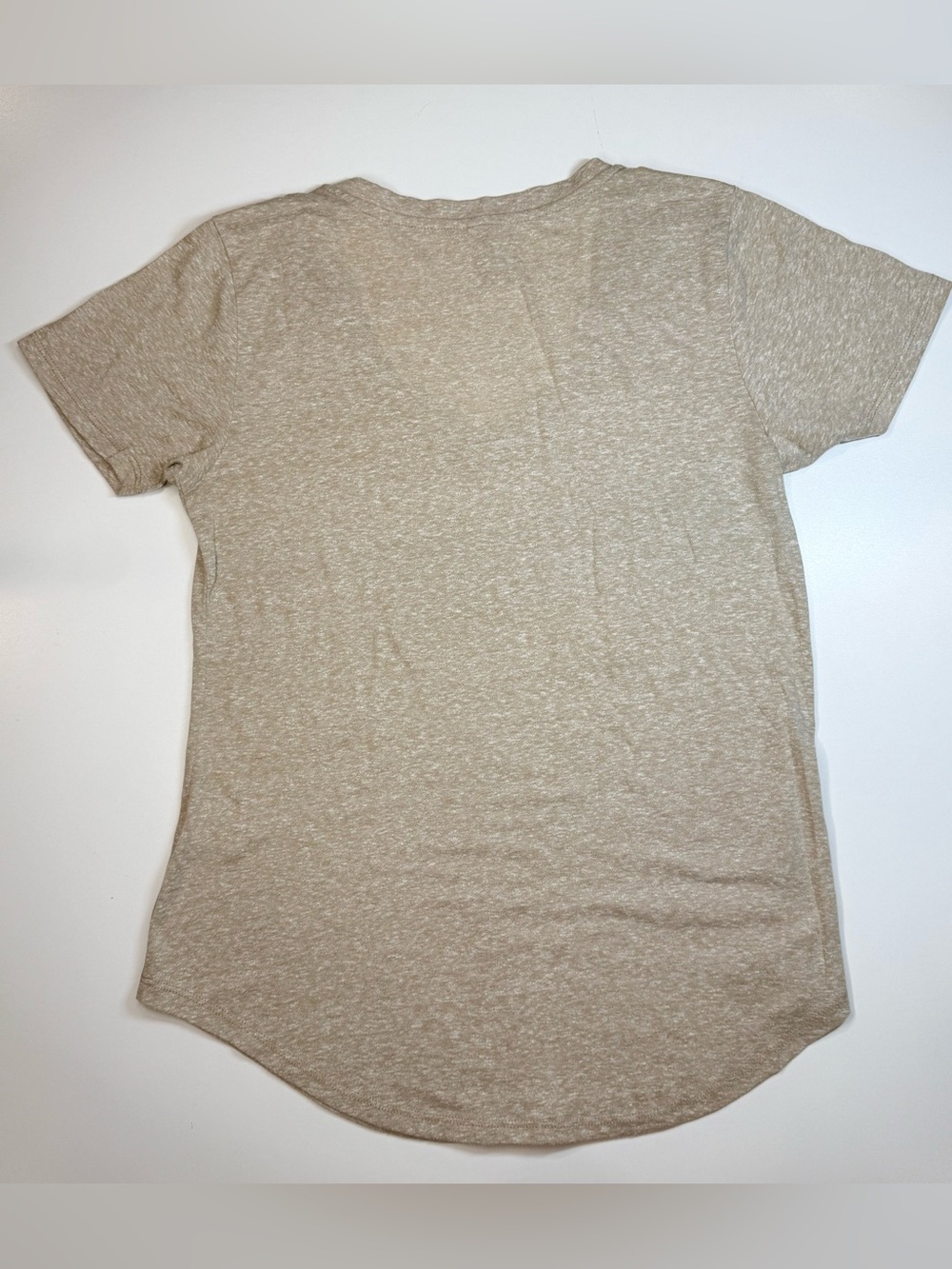 Women’s Pocket V-Neck Tee in Heather Taupe - Picture 9 of 9